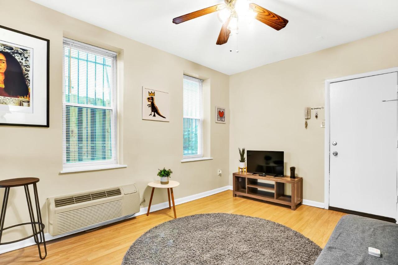 Rittenhouse Studio Apartment With Patio By Act פילדלפיה מראה חיצוני תמונה